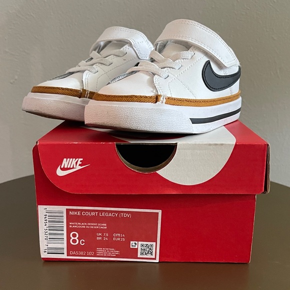Nike Other - EUC Nike Toddler/Kids 8c White Sneakers with Black Swoosh and Tan Accent